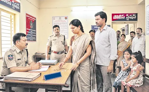 Couple Abandons Children at Police Station Due to Family Disputes: Karimnagar District