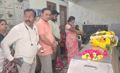 Youth Leader Dodla Ramakrishna Goud Extends Financial Aid to Bereaved Family
