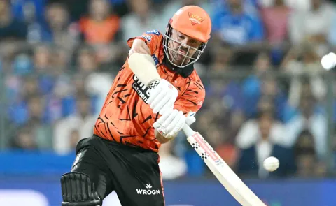 IPL 2026 MI vs SRH: Travis Head Angrily Kicks IPL Property Video Viral5