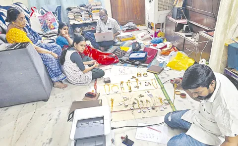 ACB Raids at Warangal Sub-Registrar Office