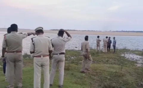   Three Youths Missing in Godavari Tragedy