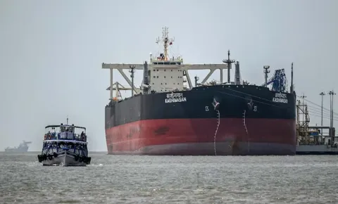 Seventh oil tanker arrives in India