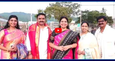 YSRCP MLC Varudhu Kalyani Visits Tirumala  1