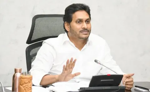 YS Jagan meets with Tadepalli Gudem leaders