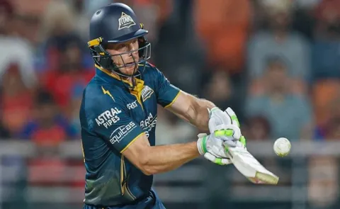 Jos Buttler smashes massive trademark ramp shot in 23-run over against Mukesh Kumar in DC4