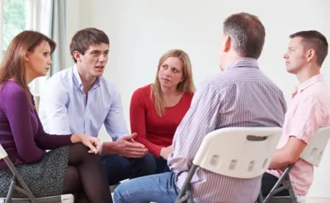 Hypomanic personality features and addictive tendencies