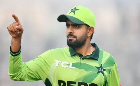 Babar Azam Fumes At Reporter Kohli Finishes Matches But You Don't3