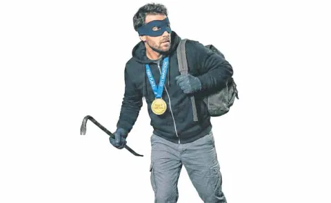 Choutuppal police arrest suspect for 62 thefts in different districts