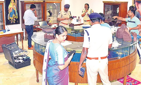 PMJ jewellery robbery case: Karimnagar police trace suspects to Bengal