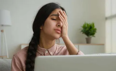 Doctors Warn Hair Fall and Fatigue in Young Women Could Signal Lupus