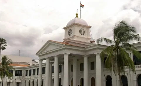 Massive Transfer Row in Kerala 350 Officials Moved Ahead of New Govt