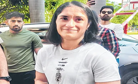 Vinesh Phogat accused Wrestling Federation of India officials