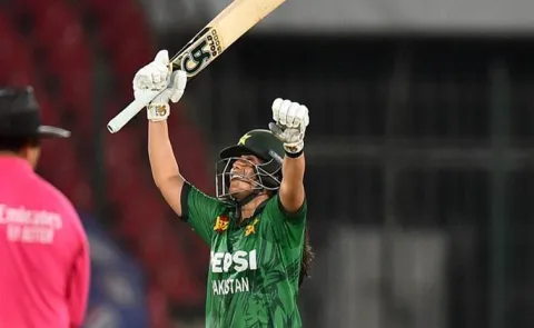 Ayesha Zafar's rapid ton crushes Zimbabwe5