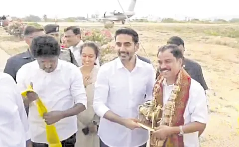 Lokesh leaves for Puttaparthi on special flight immediately after cabinet meeting