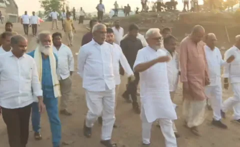 YSRCP Leaders Inspect Undavalli Steel Bridge
