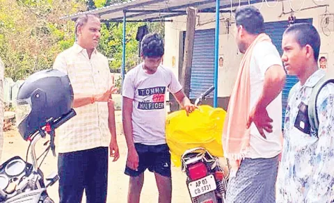 MEO Sits Outside Homes Until Parents Send Failed Students to Supplementary Classes
