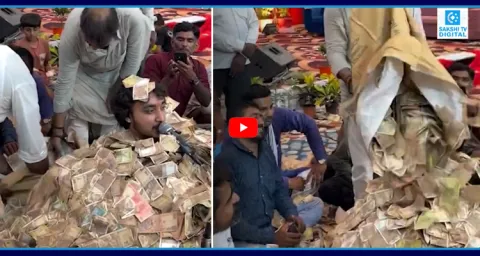 Money Rain At Gujarat Bhajan Event Video Goes Viral  2