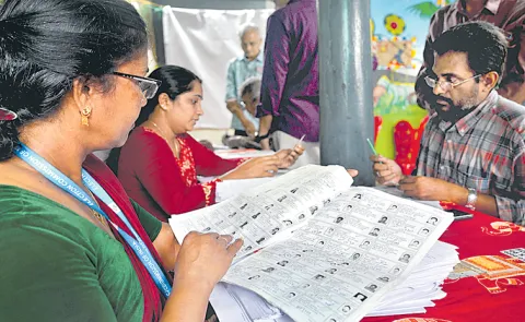 SIR: Aadhaar card is only for voter identity verification