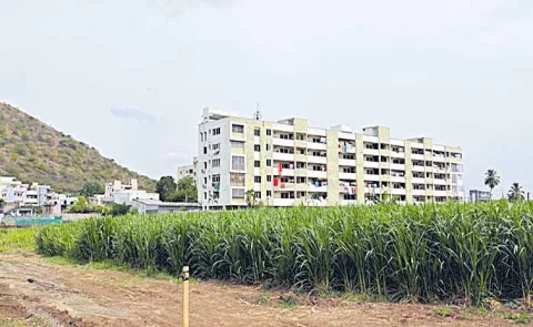 Land acquisition notices for sites converted into yards in amaravati