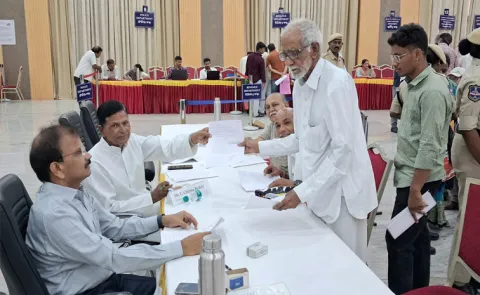 396 Applications Received in CM Prajavani