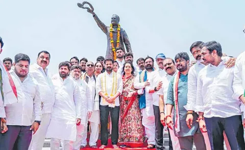 Chief Minister Revanth Reddy Fire on Praveen Kumar and KTR