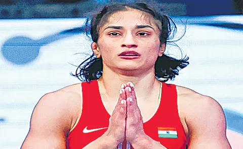 Delhi High Court criticizes WFI decision on Vinesh Phogat eligibility