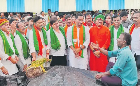 Congress government ignores farmers problems
