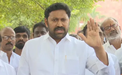 MP YS Avinash Reddy Strong Warning to Btech Ravi