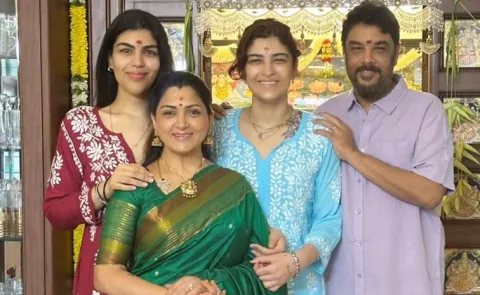 Kushboo Daughter Anandita Enters Kollywood 