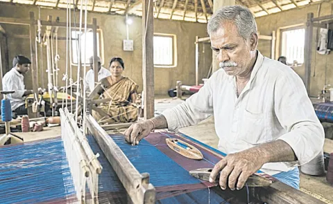 Corruption in the Andhra Pradesh Handlooms Department