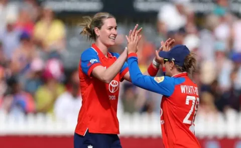 ENG beat IND by 26 runs in 2nd T20I