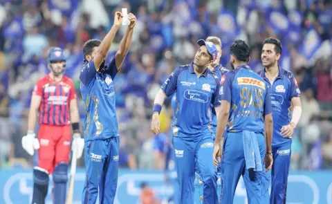Jai Sri Ram: Raghu Sharma celebrates after maiden IPL wicket with MI2