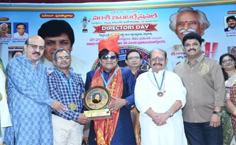 Actor Ali reminisces about old times at Vamsi-Dasari Awards