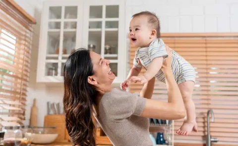 Health Tips: Thumb and wrist pain after having a baby