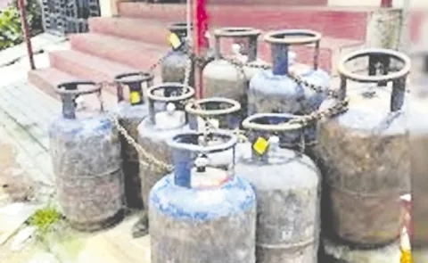 Commercial LPG Price Hike Pushes Hotels: Andhra Pradesh