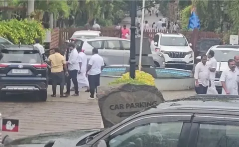 AIADMK MLAs Flee Puducherry Resort Amid Poaching Fears