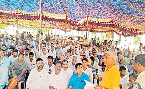 Undavalli farmers rally against land acquisition