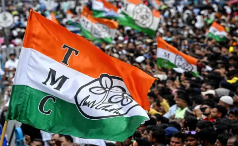 Yusuf Pathan Shatrughan Sinha among 19 TMC rebel list signatories