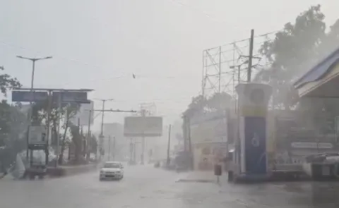 Heavy Rain Alert Issued for Several Districts in Andhra Pradesh