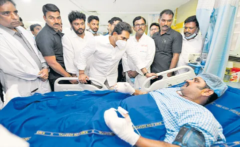 YS Jagan consoles families of Visakhapatnam Steel Plant accident victims