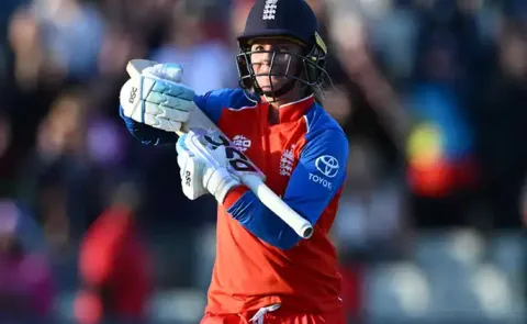Danni Wyatt-Hodge ton gives England a winning start to World Cup