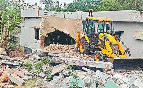 Ten houses demolished in VR Agraharam Anakapalle district