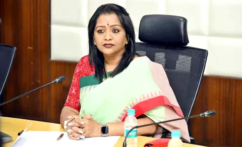 missing sister gadwal vijayalakshmi files complaint