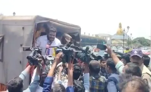 Fee Reimbursement: Bc Groups Besiege Telangana Secretariat