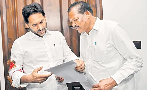 YS Jagan assures families of deceased