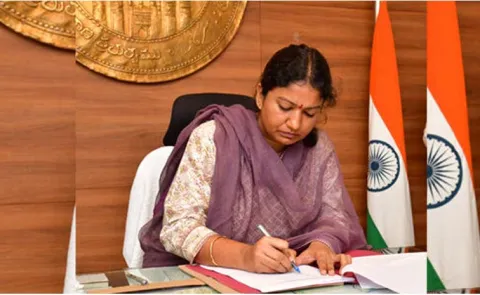 student appeals to karimnagar collector for service road and bus stop