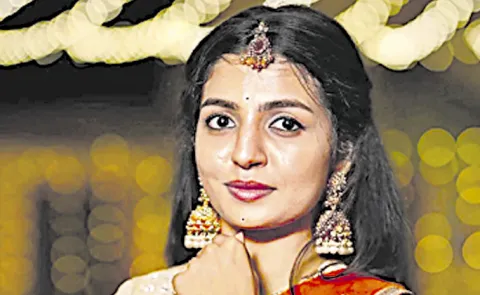 Folk singer Naga Durga making her debut as female lead opposite Priyadarshi