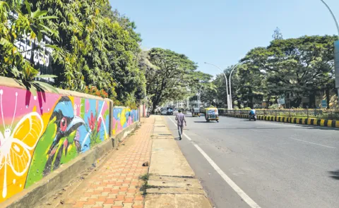 Sakshi Guest Column On Footpath was Fundamental right of citizens