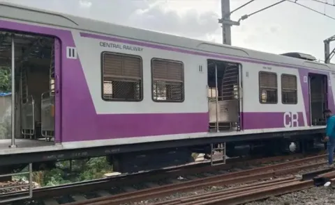 22 Year Old Stabbed to Death Inside Mumbai Local Train