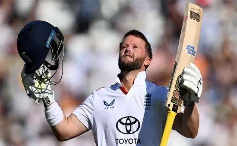 Duckett and Stokes haul England back into third Test